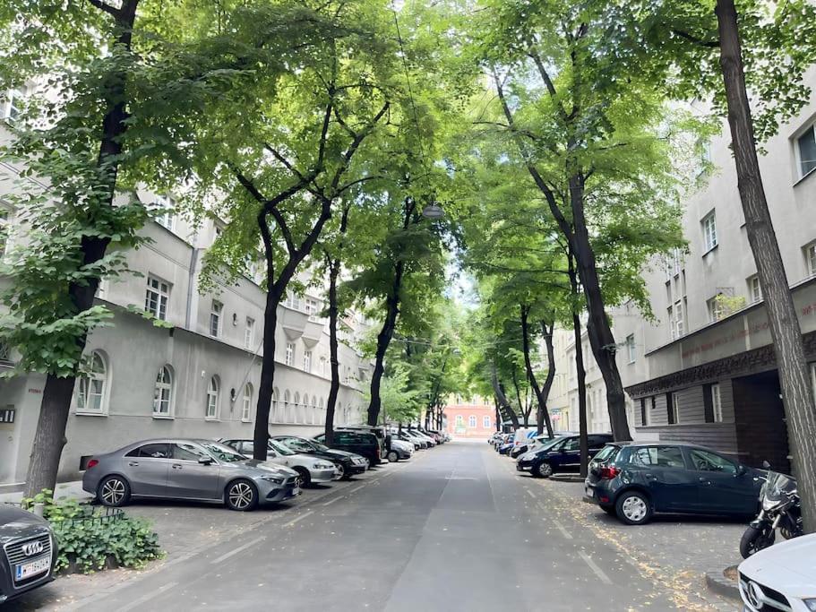 Appartement Gemuetliche Wohnung, Ideal Fuer Und Wu Vienne